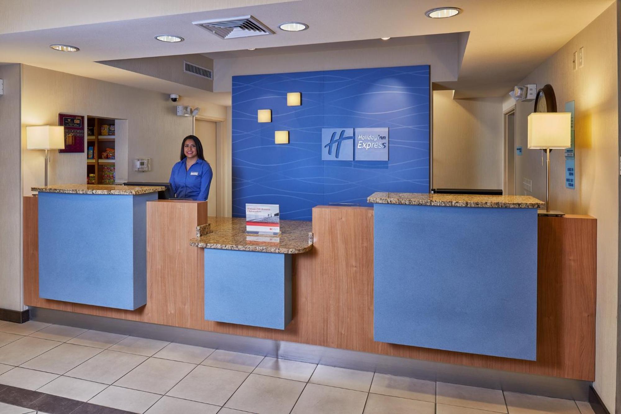 Holiday Inn Express & Suites El Paso Airport By Ihg Bagian luar foto