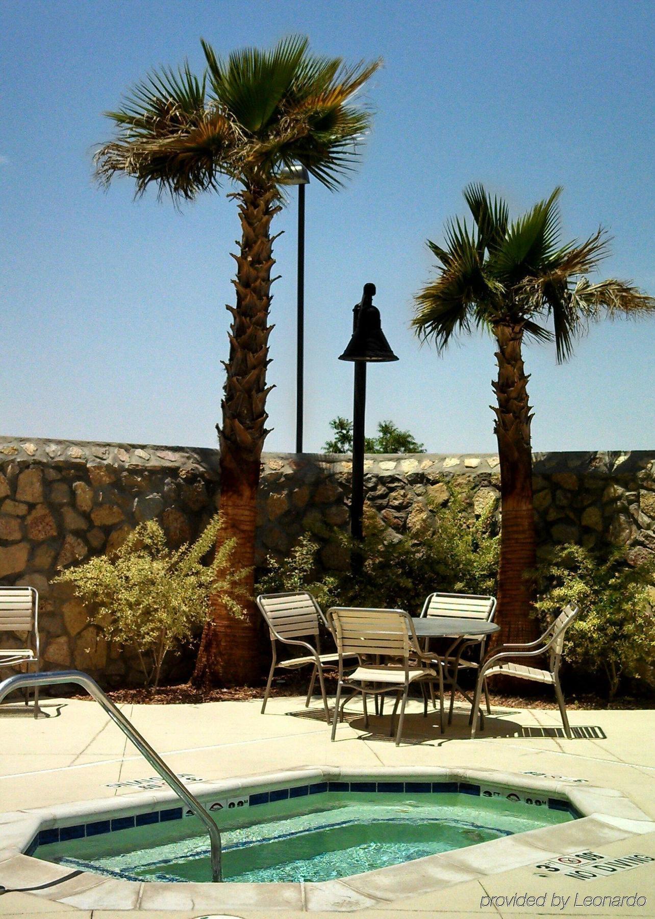 Holiday Inn Express & Suites El Paso Airport By Ihg Bagian luar foto